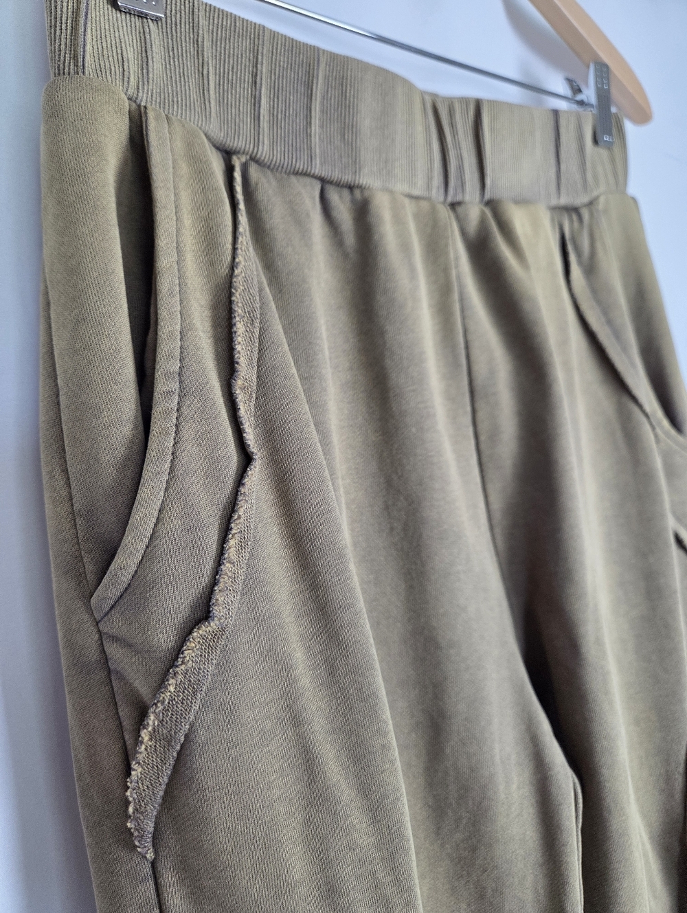 Athina Los Angeles Green Cargo Sweatpants With Pockets Snaps And Flaps - Picture 3 of 14